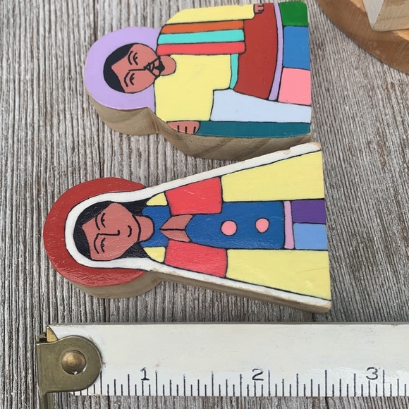 Wood nativity scene 8 piece - Picture 13 of 16